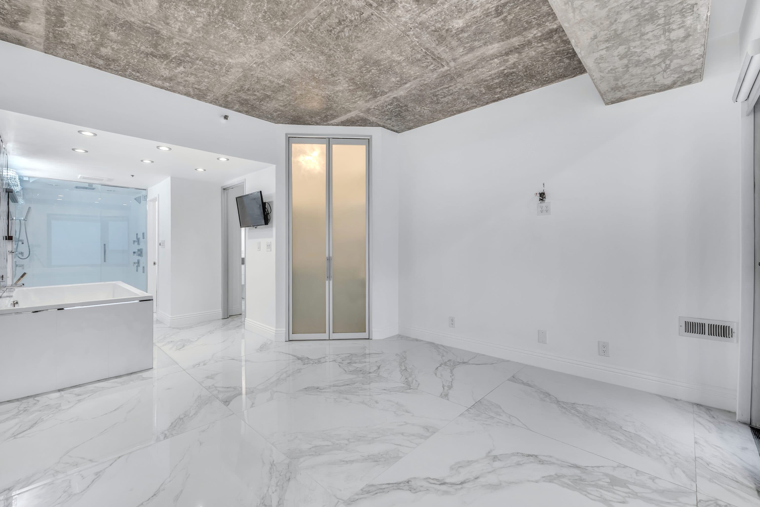 6363 Christie Ave 41